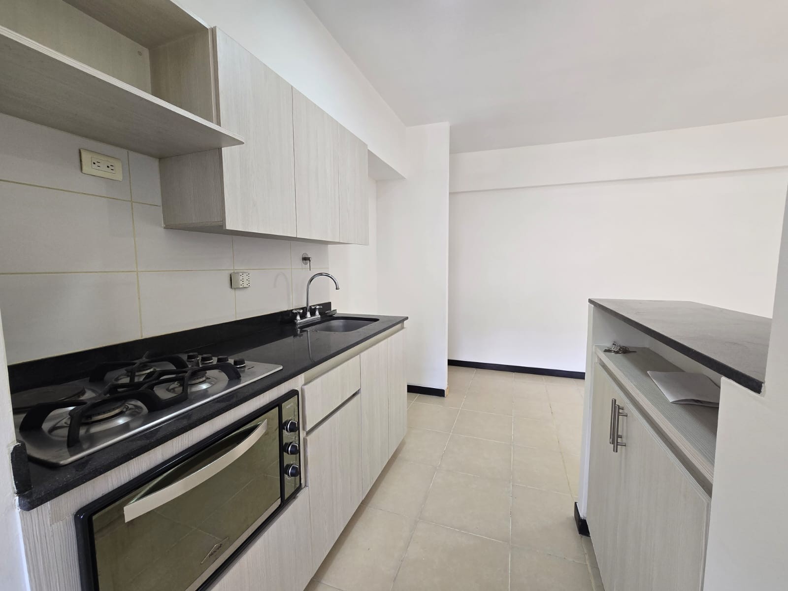 Apartamento en venta en Las Lomitas, Sabaneta · foto 3 de 24