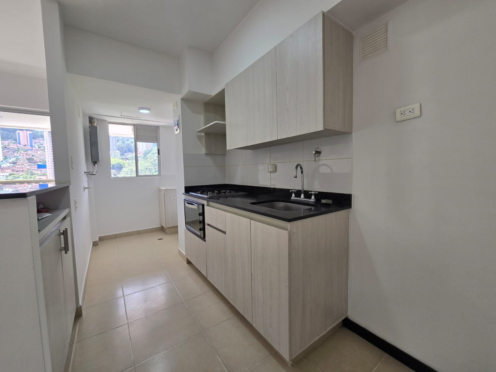 Apartamento en venta en Las Lomitas, Sabaneta · foto 2 de 24
