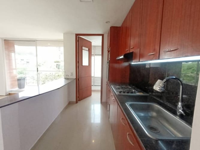 Apartamento de 2 alcobas en arriendo en Lalinde, Medellín, 85 m² · foto 2 de 19