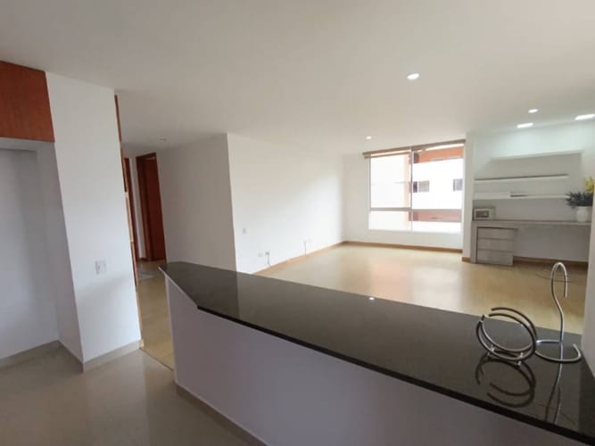 Apartamento de 2 alcobas en arriendo en Lalinde, Medellín, 85 m² · foto 4 de 19