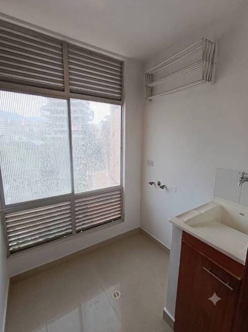 Apartamento de 2 alcobas en arriendo en Lalinde, Medellín, 85 m² · foto 7 de 19