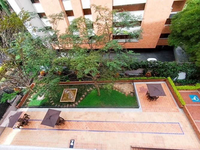 Apartamento de 2 alcobas en arriendo en Lalinde, Medellín, 85 m² · foto 18 de 19