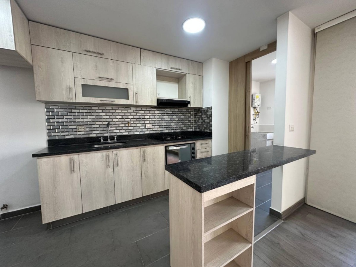 Apartamento en venta en Los Colores, Medellín · foto 2 de 24