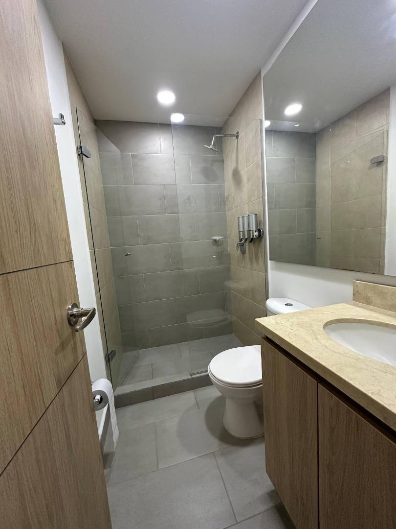 Apartamento en venta en Los Colores, Medellín · foto 9 de 24
