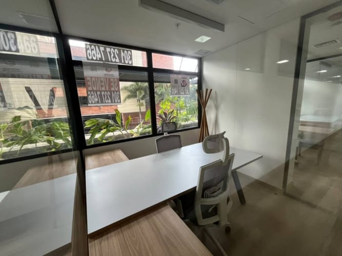 Oficina en arriendo en Los Colores, Medellín, 6 m² · foto 5 de 24
