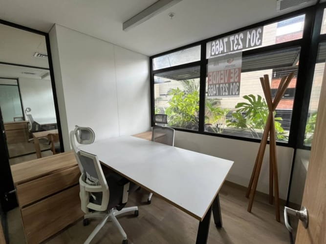 Oficina en arriendo en Los Colores, Medellín, 6 m² · foto 7 de 24