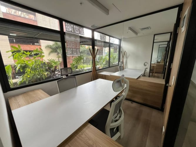 Oficina en arriendo en Los Colores, Medellín, 6 m² · foto 8 de 24