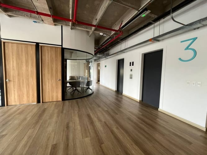 Oficina en arriendo en Los Colores, Medellín, 6 m² · foto 10 de 24
