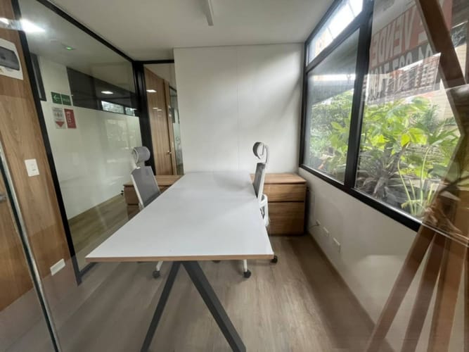 Oficina en arriendo en Los Colores, Medellín, 6 m² · foto 13 de 24