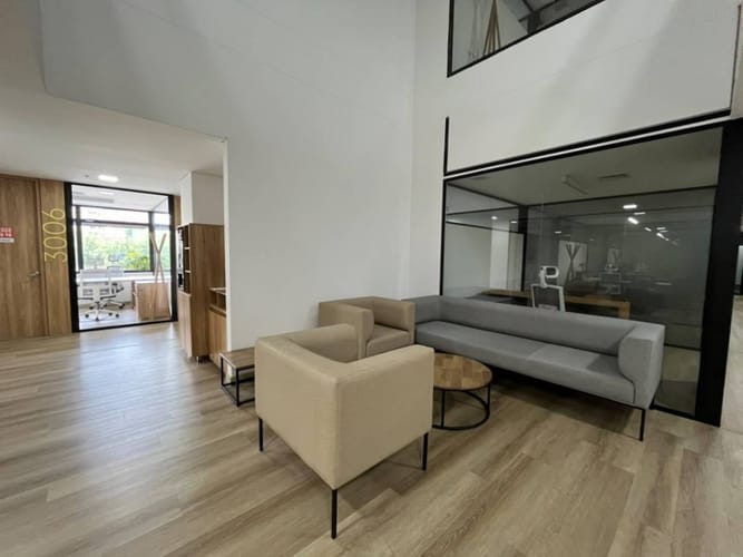 Oficina en arriendo en Los Colores, Medellín, 6 m² · foto 15 de 24