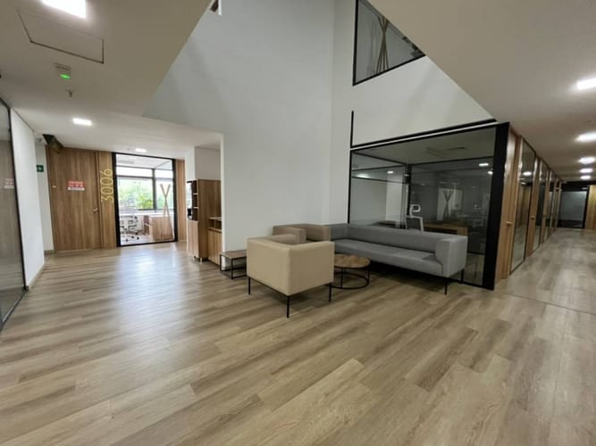 Oficina en arriendo en Los Colores, Medellín, 6 m² · foto 18 de 24