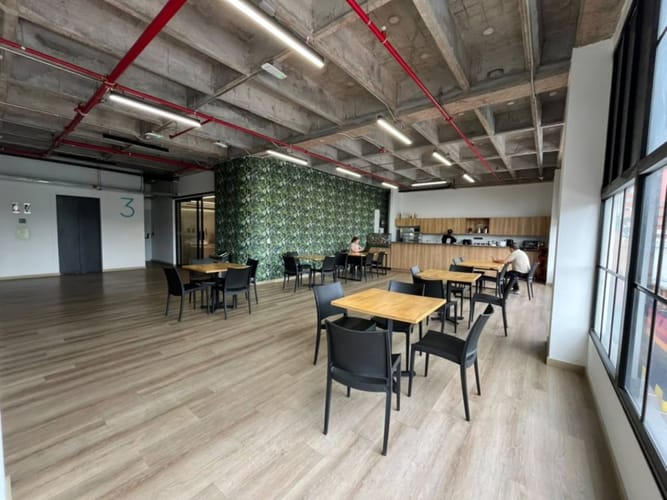 Oficina en arriendo en Los Colores, Medellín, 6 m² · foto 20 de 24