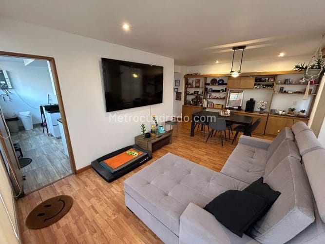 Apartamento de 3 alcobas en venta en Santa Barbara, Bogotá, 140 m² · foto 3 de 11