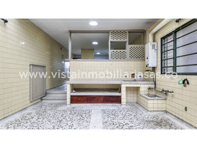 Finca en arriendo en Belen, Manizales, 379 m² · foto 2 de 24