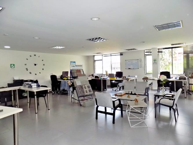 Edificio en venta en Fatima, Manizales, 262 m² · foto 2 de 14