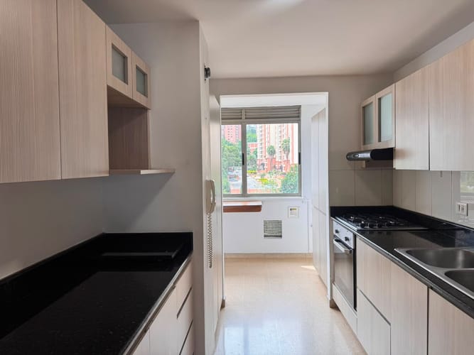 Apartamento de 3 alcobas en venta en El Poblado, Medellín, 146 m² · foto 3 de 15