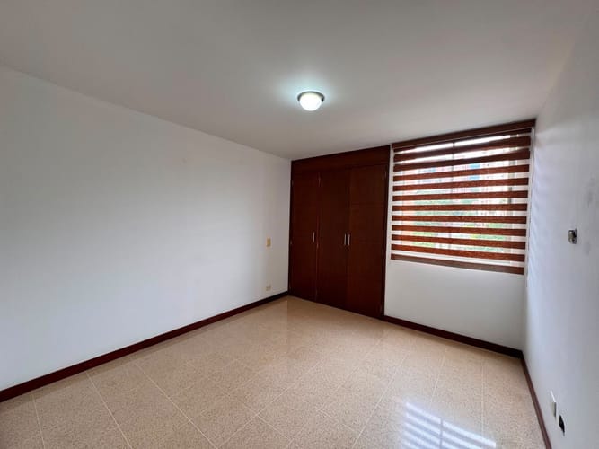 Apartamento de 3 alcobas en venta en El Poblado, Medellín, 146 m² · foto 8 de 15