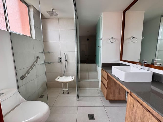 Apartamento de 3 alcobas en venta en El Poblado, Medellín, 146 m² · foto 12 de 15