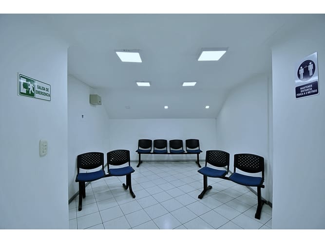 Consultorio en venta en Cervantes, Manizales, 24 m² · foto 2 de 7