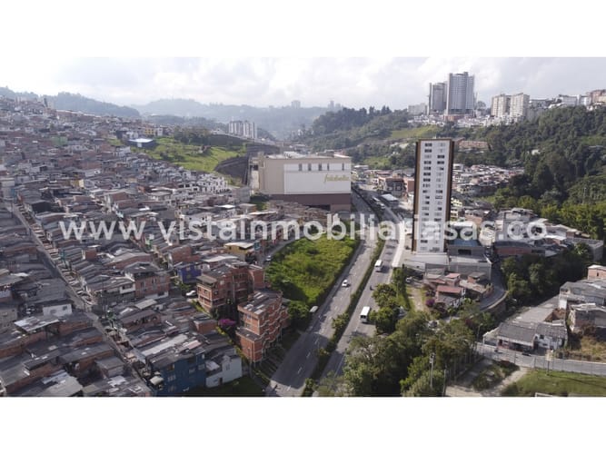 Lote en venta en Avenida Kevin Angel, Manizales, 2000 m² · foto 2 de 5