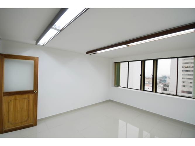 Oficina en venta en El Centro, Manizales, 41 m² · foto 3 de 8
