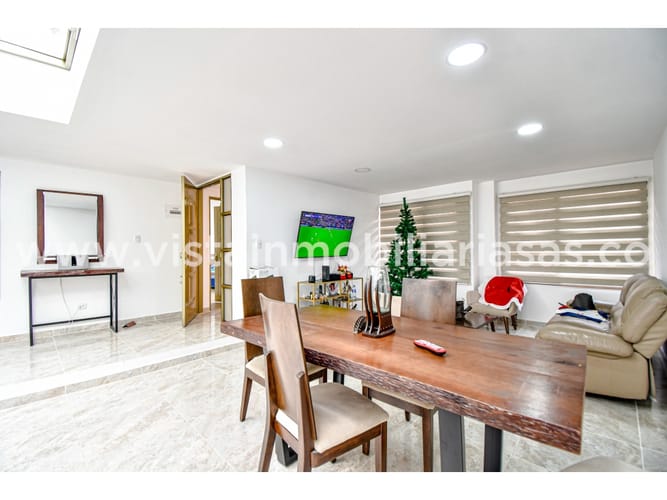 Casa de 4 alcobas en venta en Guayacanes, Manizales, 260 m² · foto 2 de 24