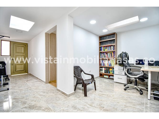 Casa de 4 alcobas en venta en Guayacanes, Manizales, 260 m² · foto 9 de 24