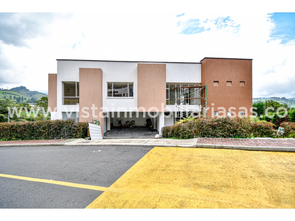 Casa en venta en Alhambra, Manizales · foto 2 de 24