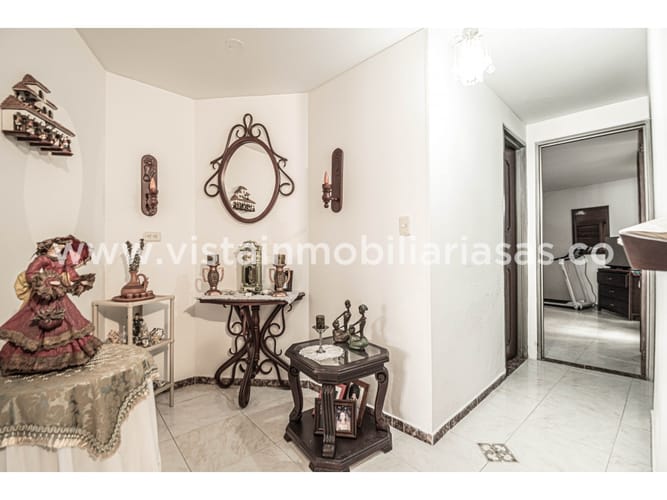 Apartamento de 3 alcobas en venta en Bavaria, Manizales, 113 m² · foto 4 de 13