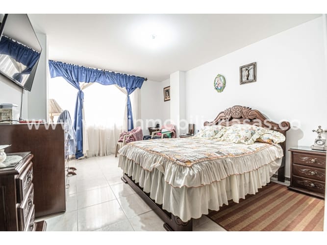 Apartamento de 3 alcobas en venta en Bavaria, Manizales, 113 m² · foto 8 de 13