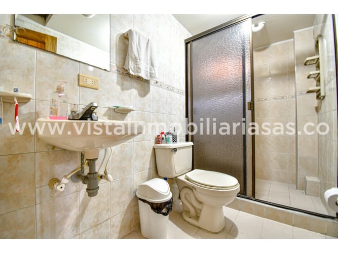Casa de 3 alcobas en venta en Viveros, Manizales, 180 m² · foto 22 de 23