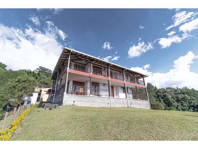 Finca en venta en Sancancio, Manizales, 400 m² · foto 2 de 24
