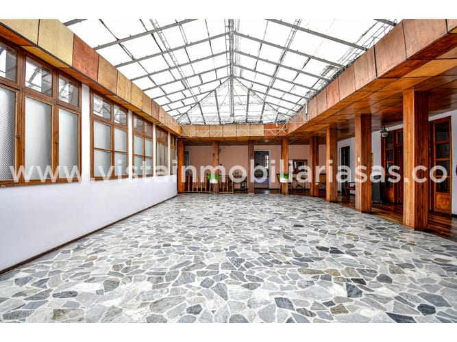 Casa de 8 alcobas en venta en El Centro, Manizales, 550 m² · foto 3 de 24