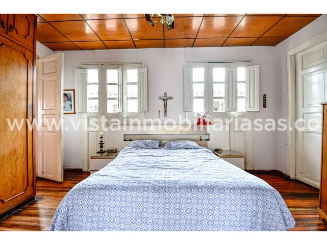 Casa de 8 alcobas en venta en El Centro, Manizales, 550 m² · foto 13 de 24