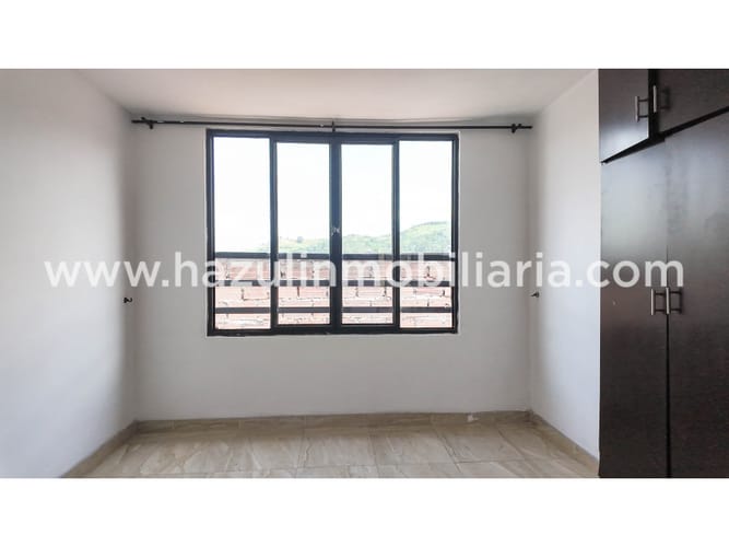 Casa de 3 alcobas en venta en Zona Industrial, Manizales, 120 m² · foto 2 de 24