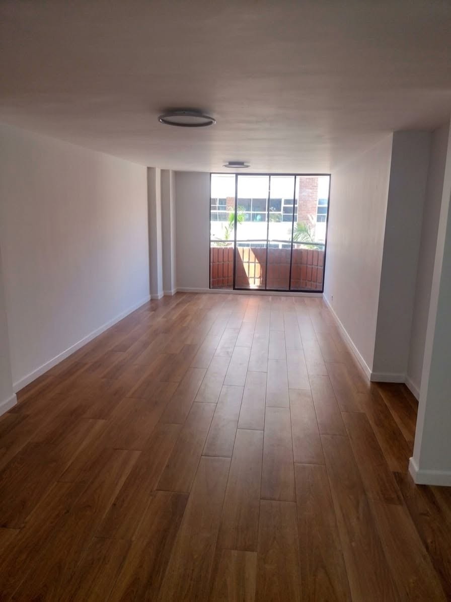 Apartamento en arriendo en Laureles, Medellín · foto 2 de 9