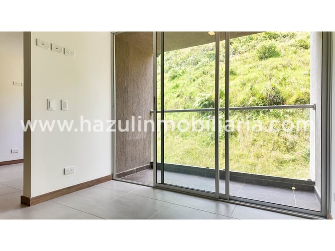 Apartamento de 2 alcobas en venta en La Sultana, Manizales, 65 m² · foto 3 de 22
