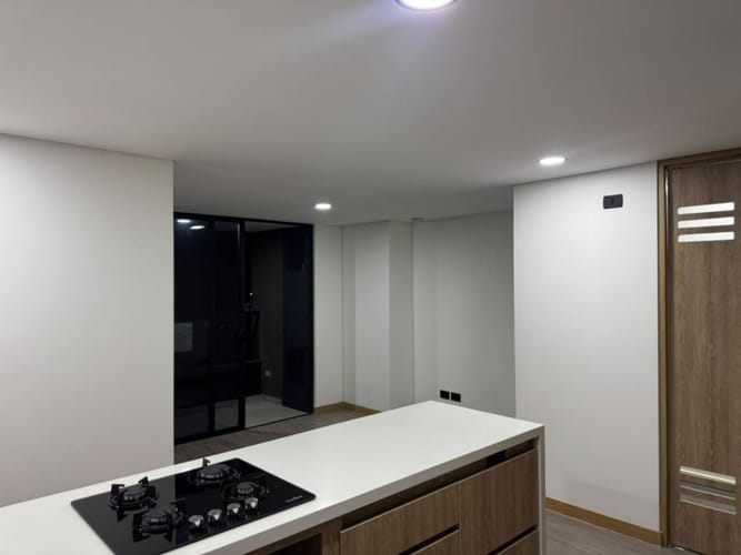 Apartamento de 2 alcobas en arriendo en Loma Del Indio, Medellín, 70 m² · foto 3 de 16