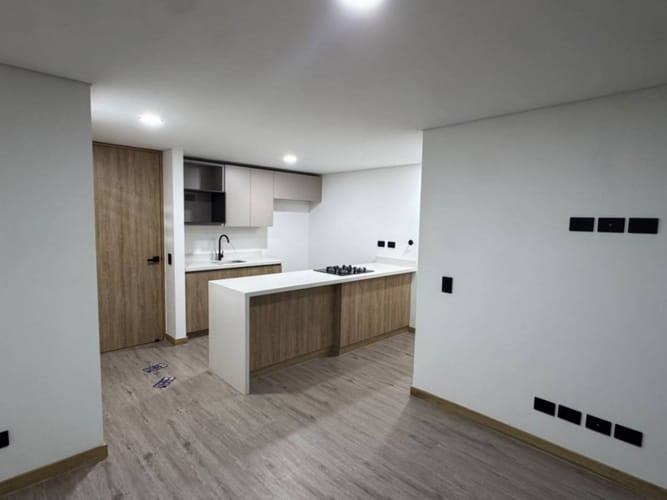 Apartamento de 2 alcobas en arriendo en Loma Del Indio, Medellín, 70 m² · foto 7 de 16