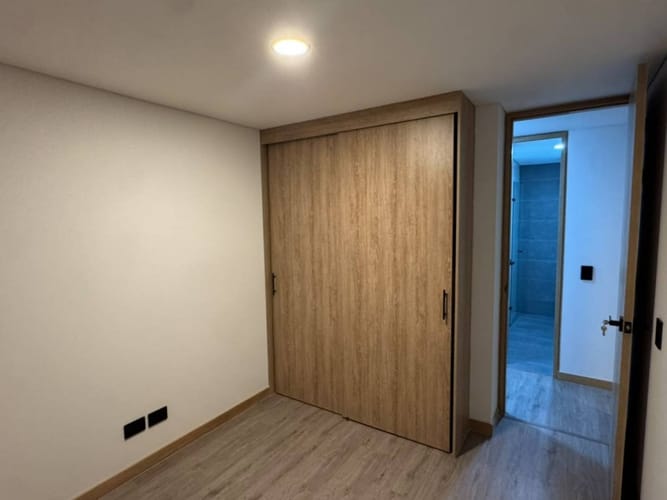 Apartamento de 2 alcobas en arriendo en Loma Del Indio, Medellín, 70 m² · foto 9 de 16