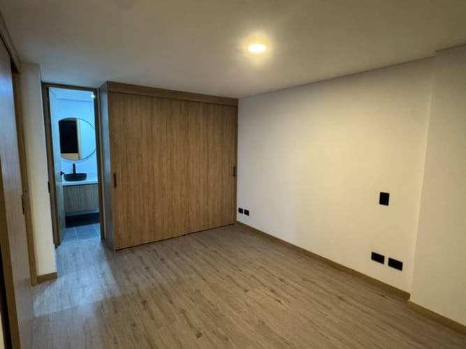 Apartamento de 2 alcobas en arriendo en Loma Del Indio, Medellín, 70 m² · foto 10 de 16