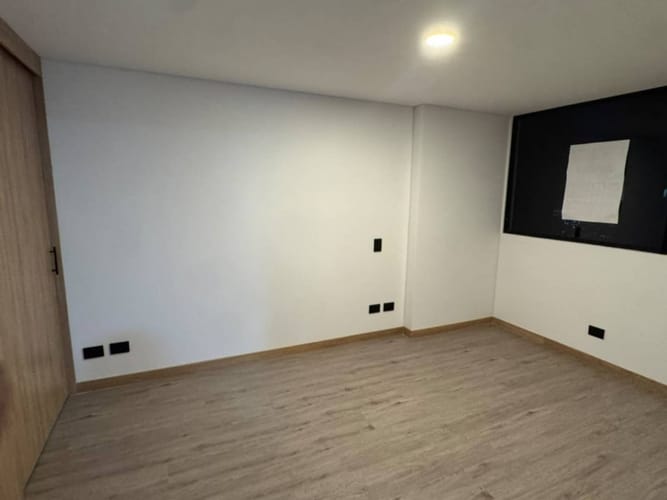 Apartamento de 2 alcobas en arriendo en Loma Del Indio, Medellín, 70 m² · foto 11 de 16
