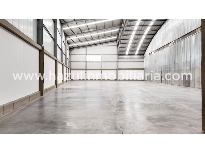 Bodega en arriendo en Malteria, Manizales, 2820 m² · foto 2 de 24