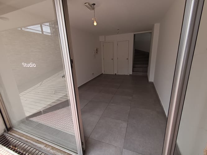 Local tipo dúplex, con posibilidad de ampliar el metraje.  Entrada independiente al edificio. · Foto 5