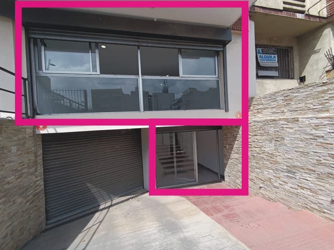 Local tipo dúplex, con posibilidad de ampliar el metraje.  Entrada independiente al edificio. · Foto 2