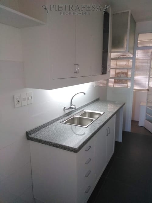 Apartamento en alquiler, 3 dormitorios, 2 baños. Pocitos. · Foto 2