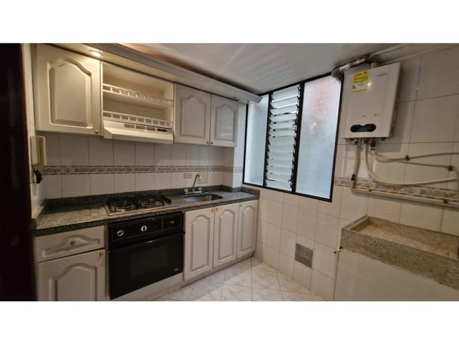 Apartamento en venta en Las Villas, Bogotá · foto 4 de 24
