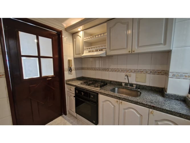 Apartamento en venta en Las Villas, Bogotá · foto 8 de 24