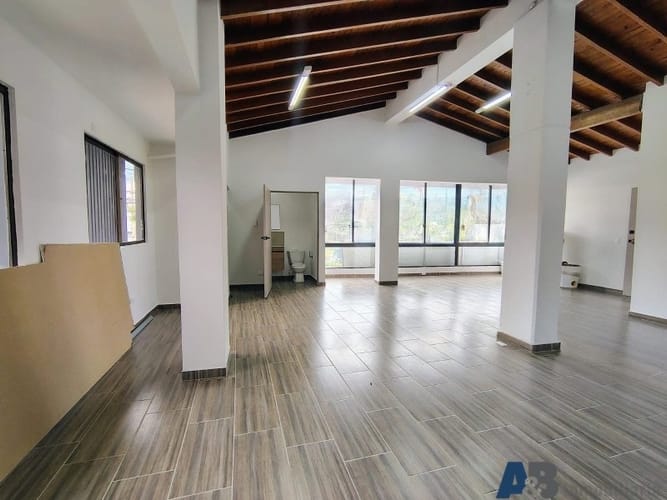 Local en arriendo en El Poblado, Medellín, 70 m² · foto 4 de 8