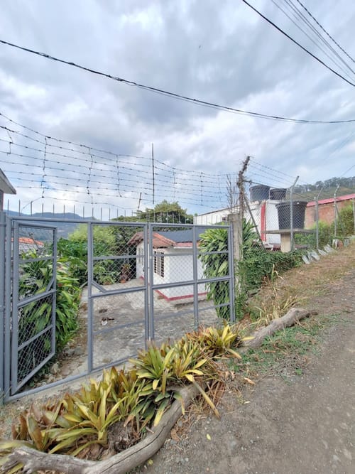 Casa de 3 alcobas en venta en Golondrinas, Cali · foto 2 de 16